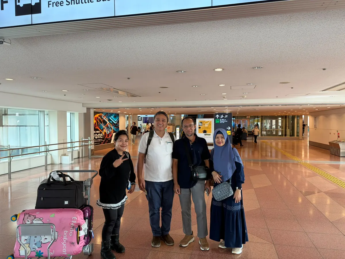Ohayō guests arriving at a Japanese airport